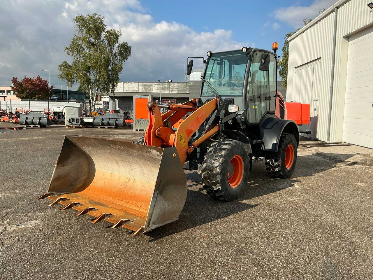Komatsu WA100M-7 - Utovarivač na kotačima: slika Komatsu WA100M-7 - Utovarivač na kotačima Komatsu WA100M-7 - Utovarivač na kotačima: slika Komatsu WA100M-7 - Utovarivač na kotačima