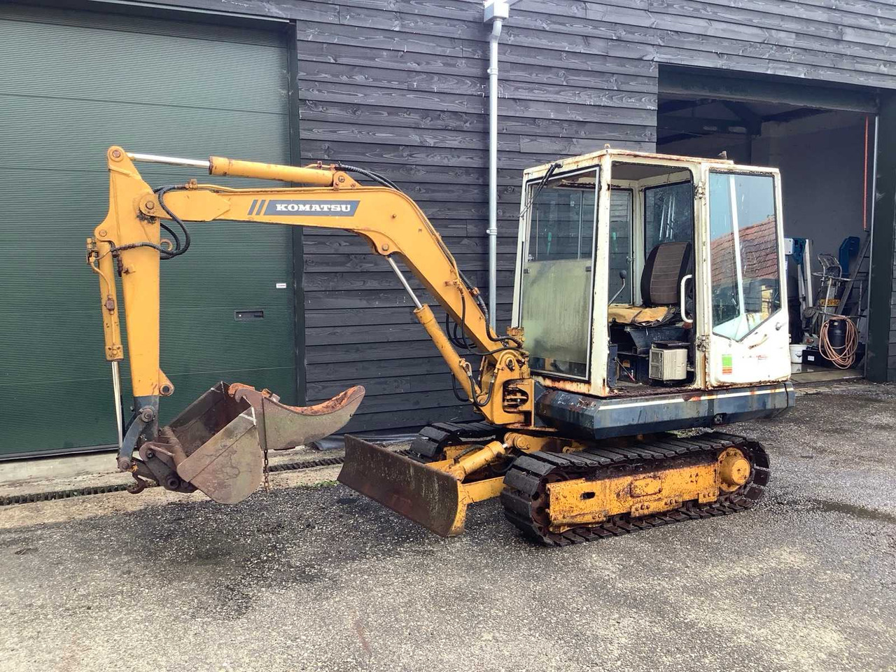 Komatsu pc30 - Mini bager: slika Komatsu pc30 - Mini bager Komatsu pc30 - Mini bager: slika Komatsu pc30 - Mini bager