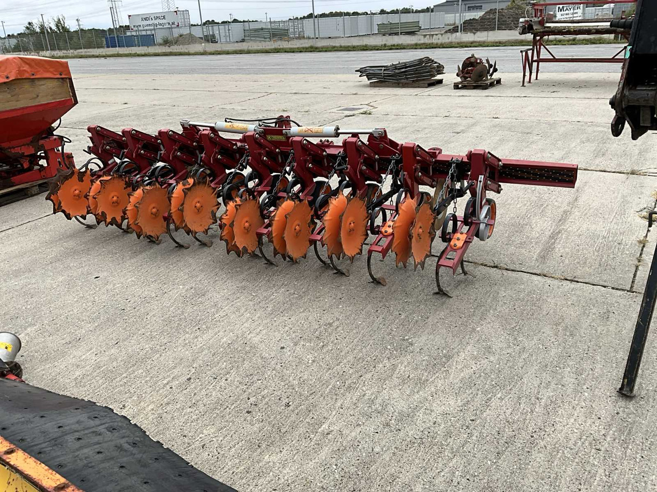 Kongskilde Vibro corn - Oprema za obradu tla: slika Kongskilde Vibro corn - Oprema za obradu tla Kongskilde Vibro corn - Oprema za obradu tla: slika Kongskilde Vibro corn - Oprema za obradu tla