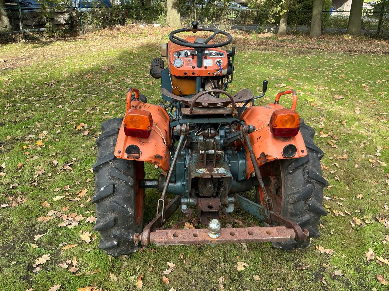 Kubota B6100 D - Traktor: slika Kubota B6100 D - Traktor Kubota B6100 D - Traktor: slika Kubota B6100 D - Traktor