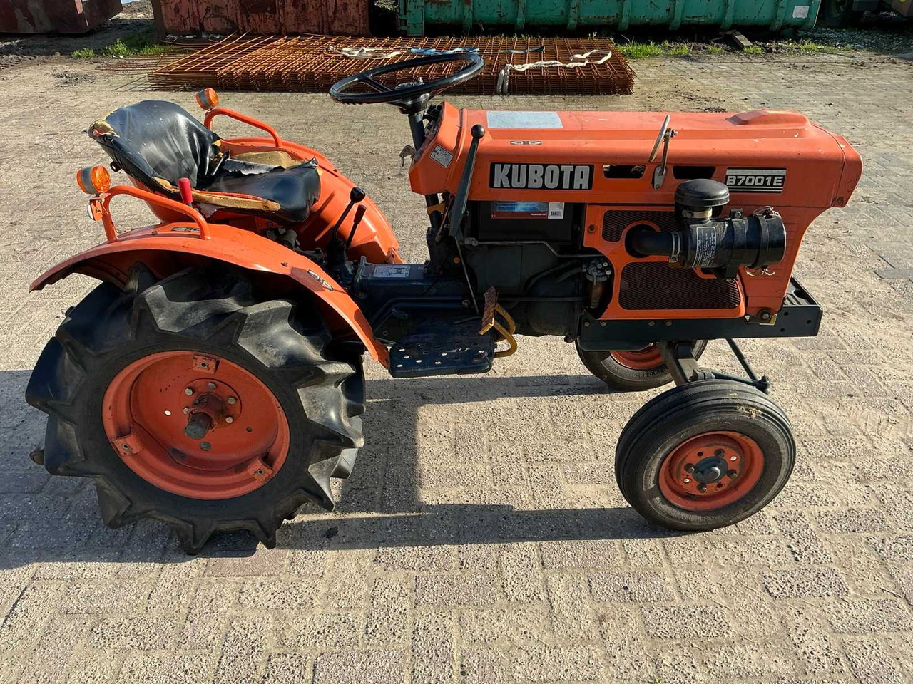 Kubota B7001E - Mali traktor: slika Kubota B7001E - Mali traktor Kubota B7001E - Mali traktor: slika Kubota B7001E - Mali traktor