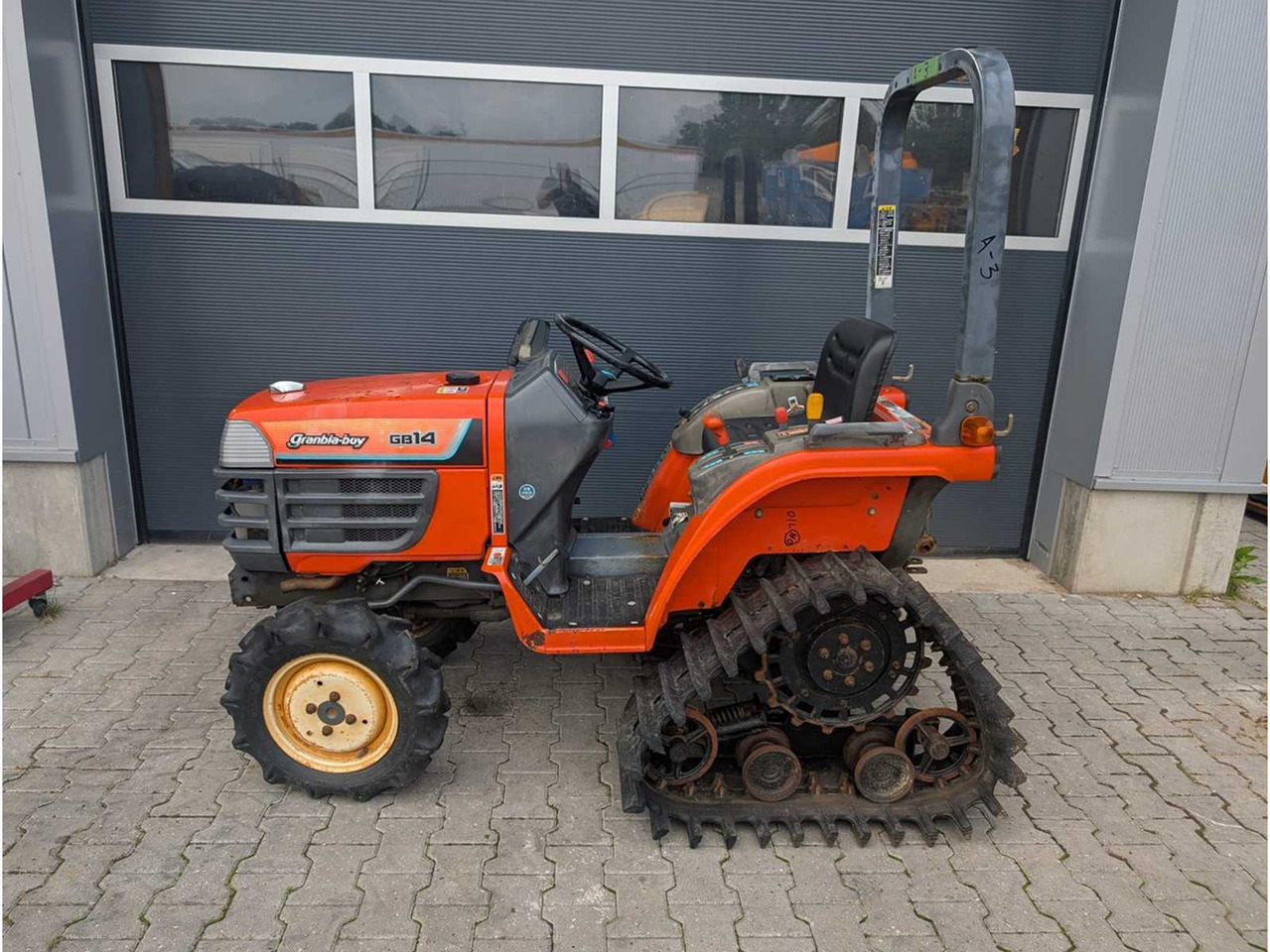 Kubota GB14 - Općinski traktor: slika Kubota GB14 - Općinski traktor Kubota GB14 - Općinski traktor: slika Kubota GB14 - Općinski traktor