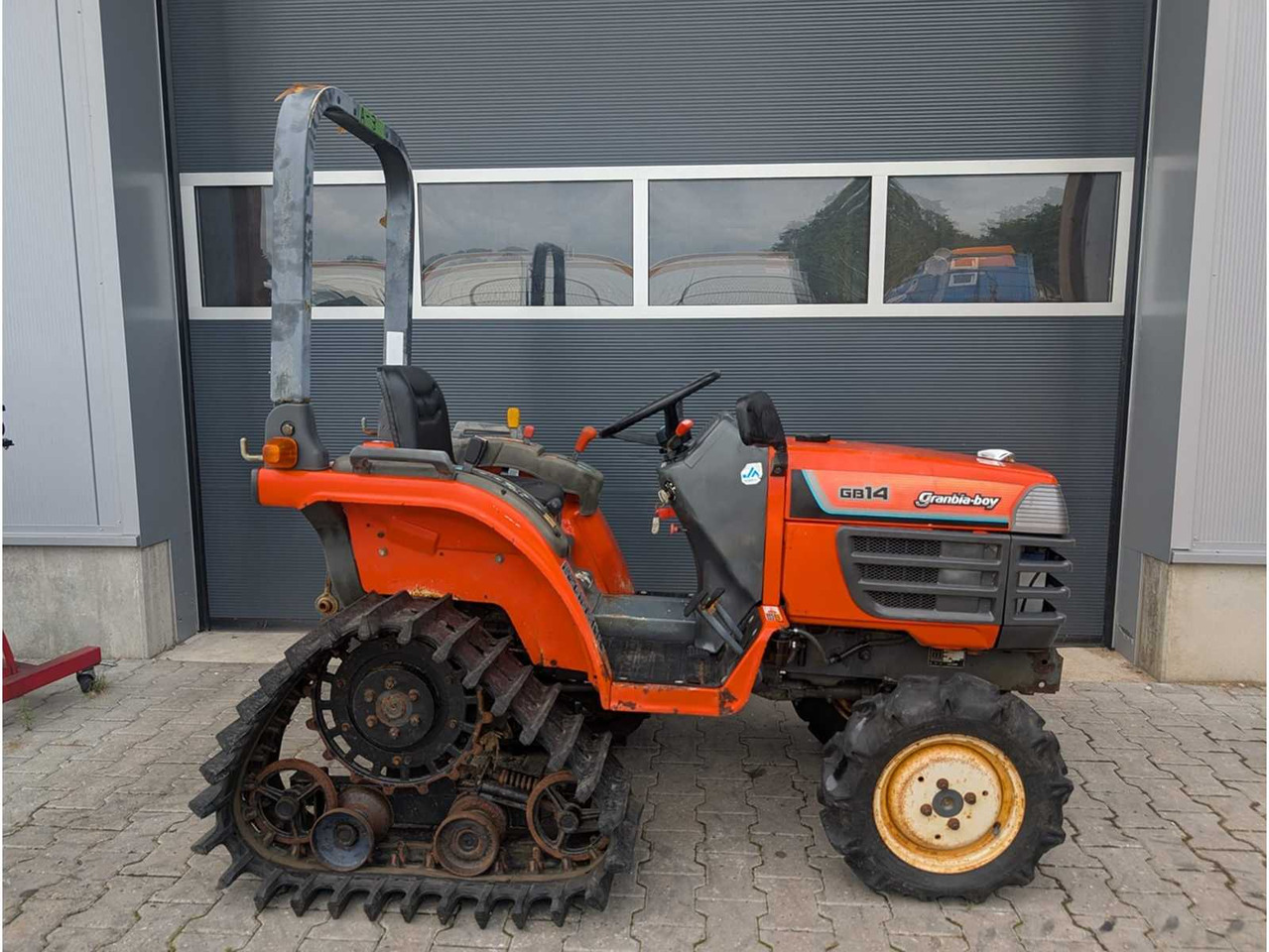 Kubota GB14 - Općinski traktor: slika Kubota GB14 - Općinski traktor Kubota GB14 - Općinski traktor: slika Kubota GB14 - Općinski traktor