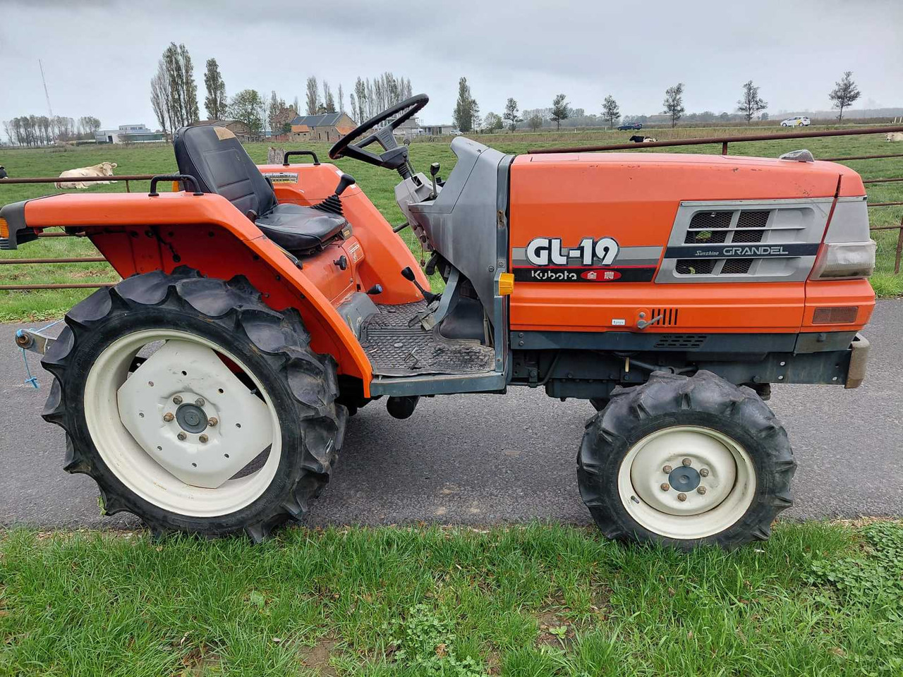 Kubota GL-19 - Mali traktor: slika Kubota GL-19 - Mali traktor Kubota GL-19 - Mali traktor: slika Kubota GL-19 - Mali traktor