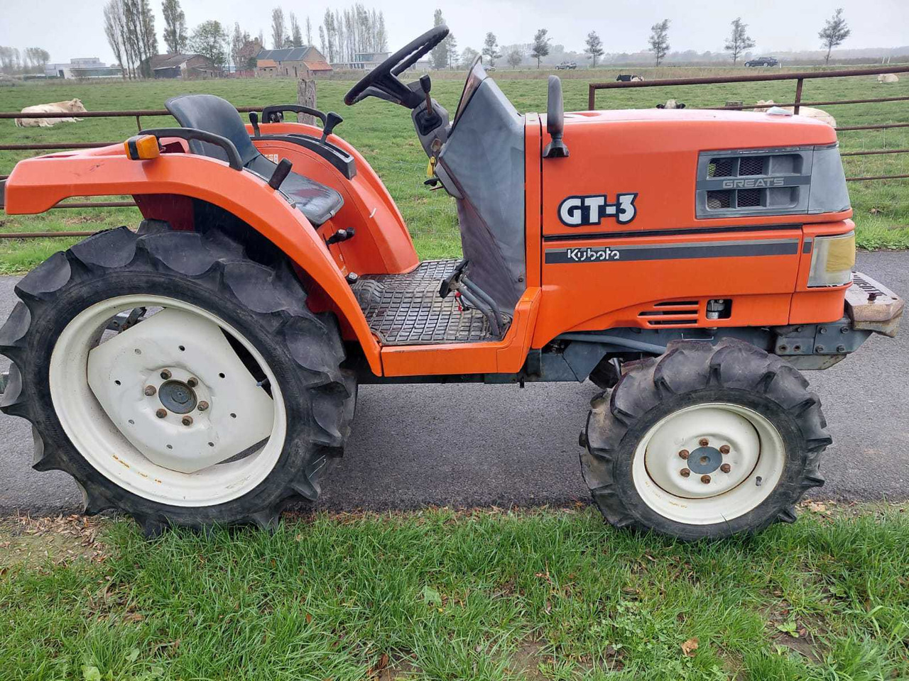 Kubota GT3 - Mali traktor: slika Kubota GT3 - Mali traktor Kubota GT3 - Mali traktor: slika Kubota GT3 - Mali traktor