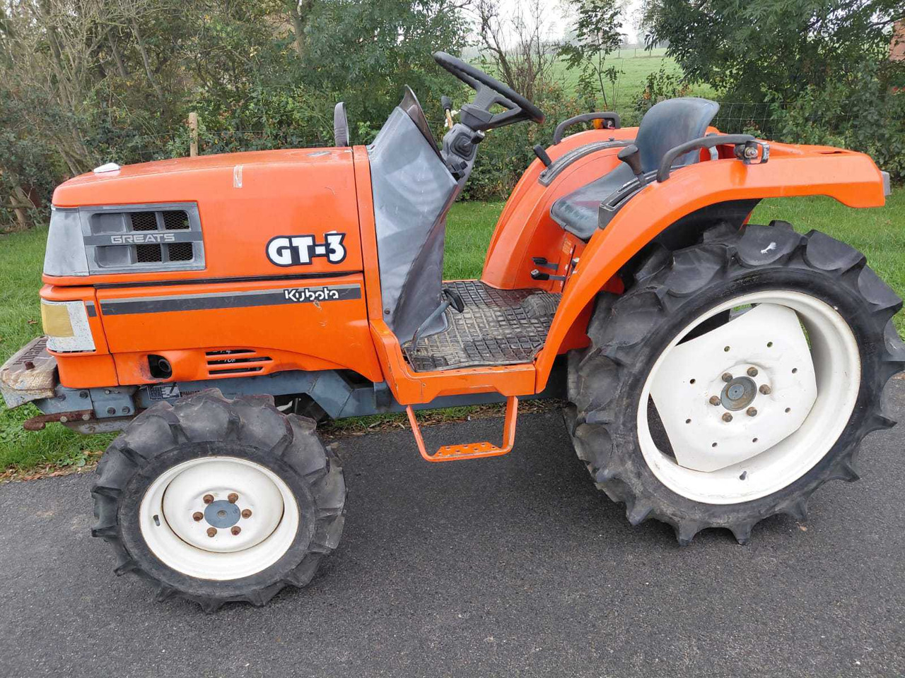 Kubota GT3 - Mali traktor: slika Kubota GT3 - Mali traktor Kubota GT3 - Mali traktor: slika Kubota GT3 - Mali traktor