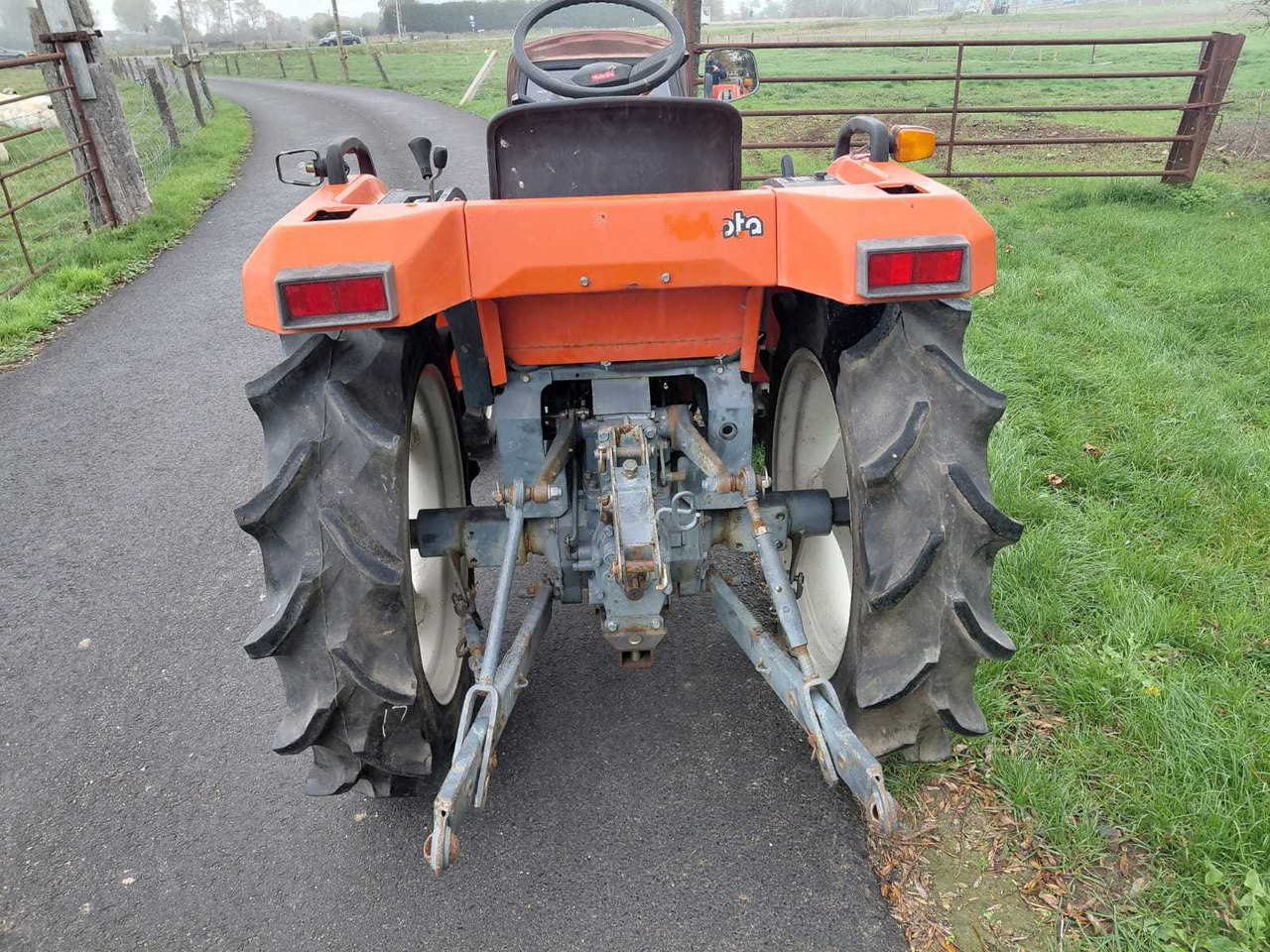 Kubota GT3 - Mali traktor: slika Kubota GT3 - Mali traktor Kubota GT3 - Mali traktor: slika Kubota GT3 - Mali traktor