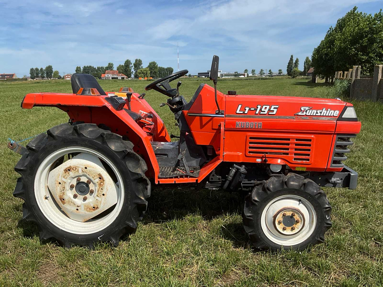 Kubota L1-195 - Mali traktor: slika Kubota L1-195 - Mali traktor Kubota L1-195 - Mali traktor: slika Kubota L1-195 - Mali traktor