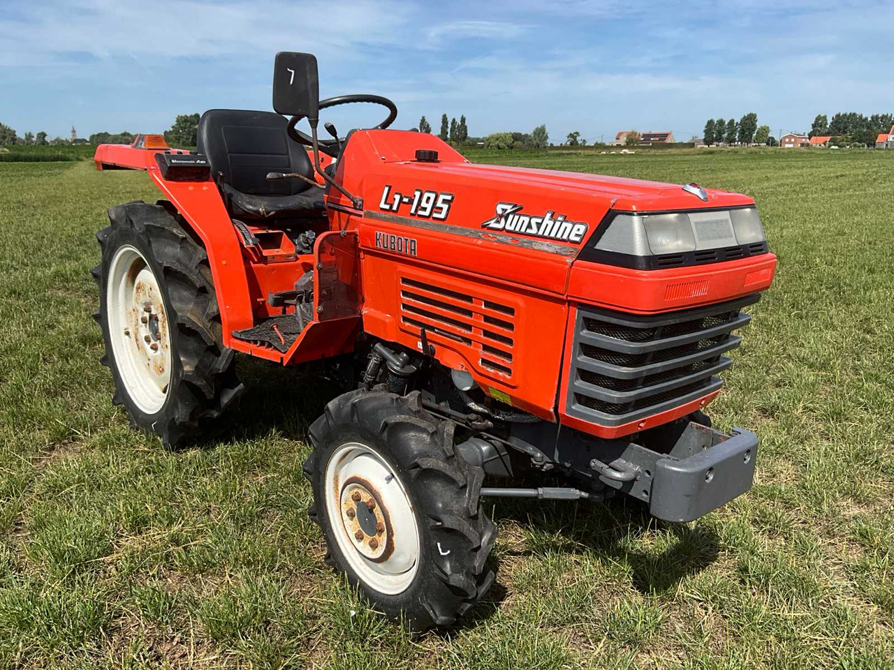 Kubota L1-195 - Mali traktor: slika Kubota L1-195 - Mali traktor Kubota L1-195 - Mali traktor: slika Kubota L1-195 - Mali traktor
