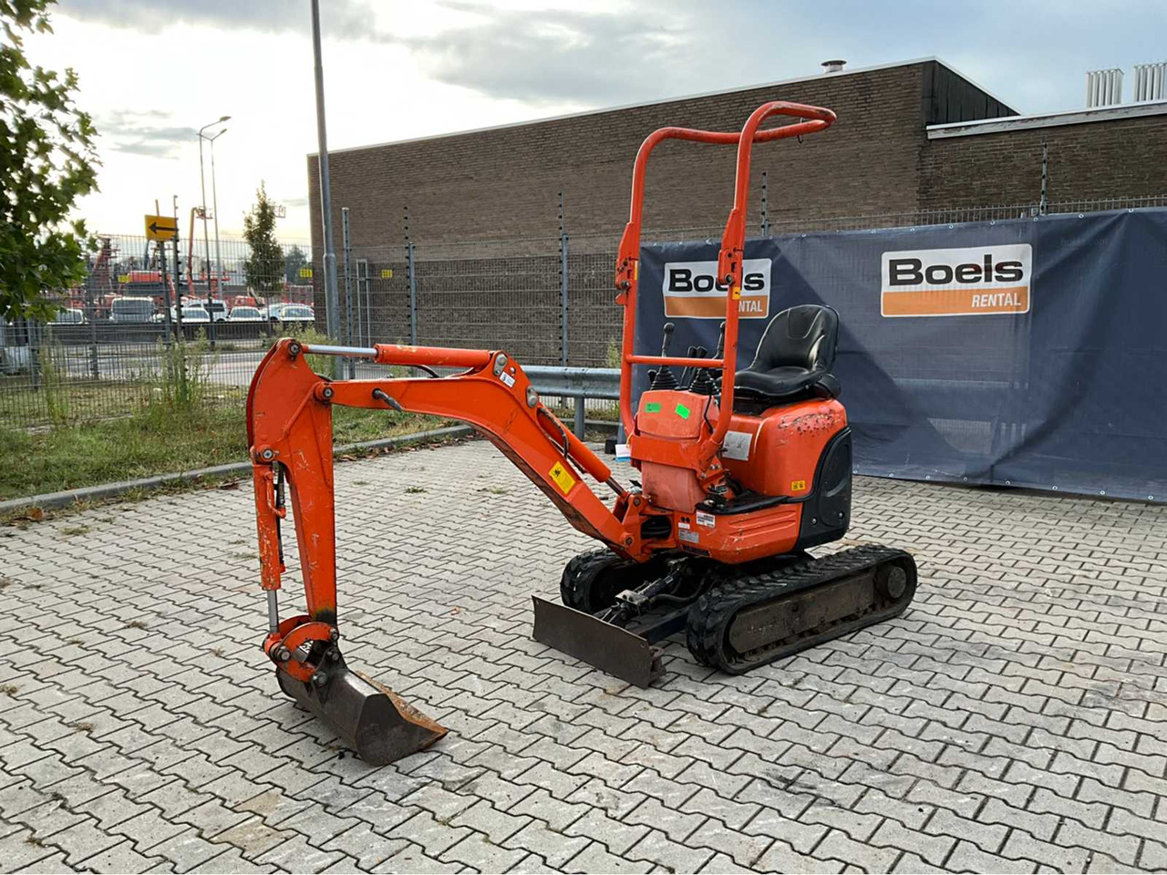 Kubota U10-3 - Mini bager: slika Kubota U10-3 - Mini bager Kubota U10-3 - Mini bager: slika Kubota U10-3 - Mini bager
