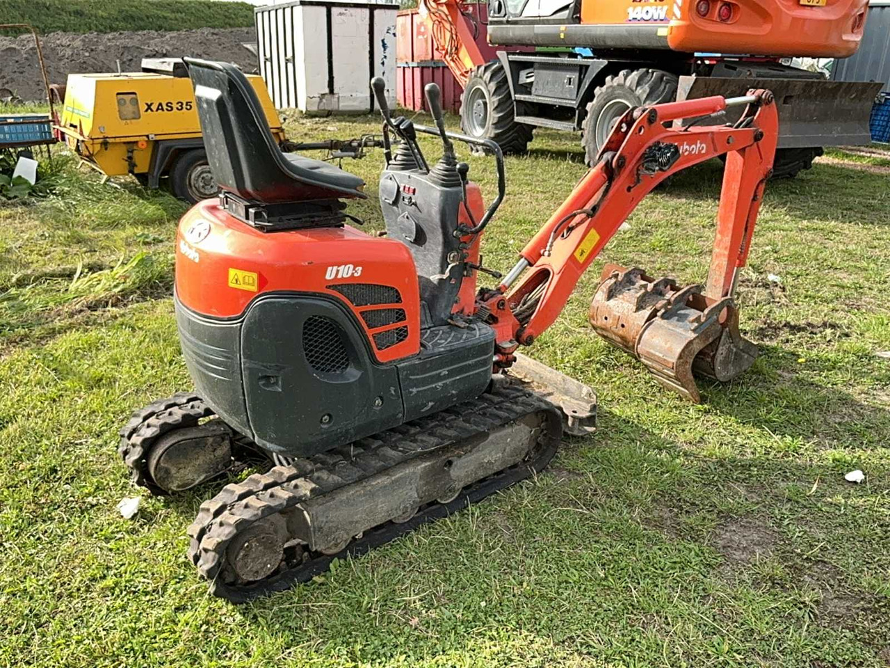 Kubota U10-3 - Mini bager: slika Kubota U10-3 - Mini bager Kubota U10-3 - Mini bager: slika Kubota U10-3 - Mini bager