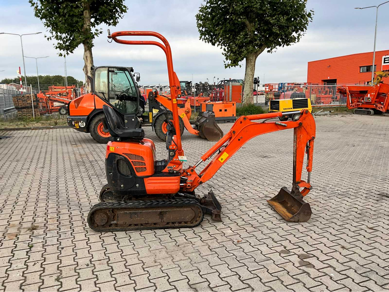 Kubota U10-3 - Mini bager: slika Kubota U10-3 - Mini bager Kubota U10-3 - Mini bager: slika Kubota U10-3 - Mini bager