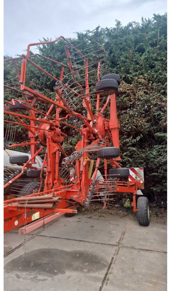 Kuhn GA7501 - Oprema za prevrtanje sijena: slika Kuhn GA7501 - Oprema za prevrtanje sijena Kuhn GA7501 - Oprema za prevrtanje sijena: slika Kuhn GA7501 - Oprema za prevrtanje sijena