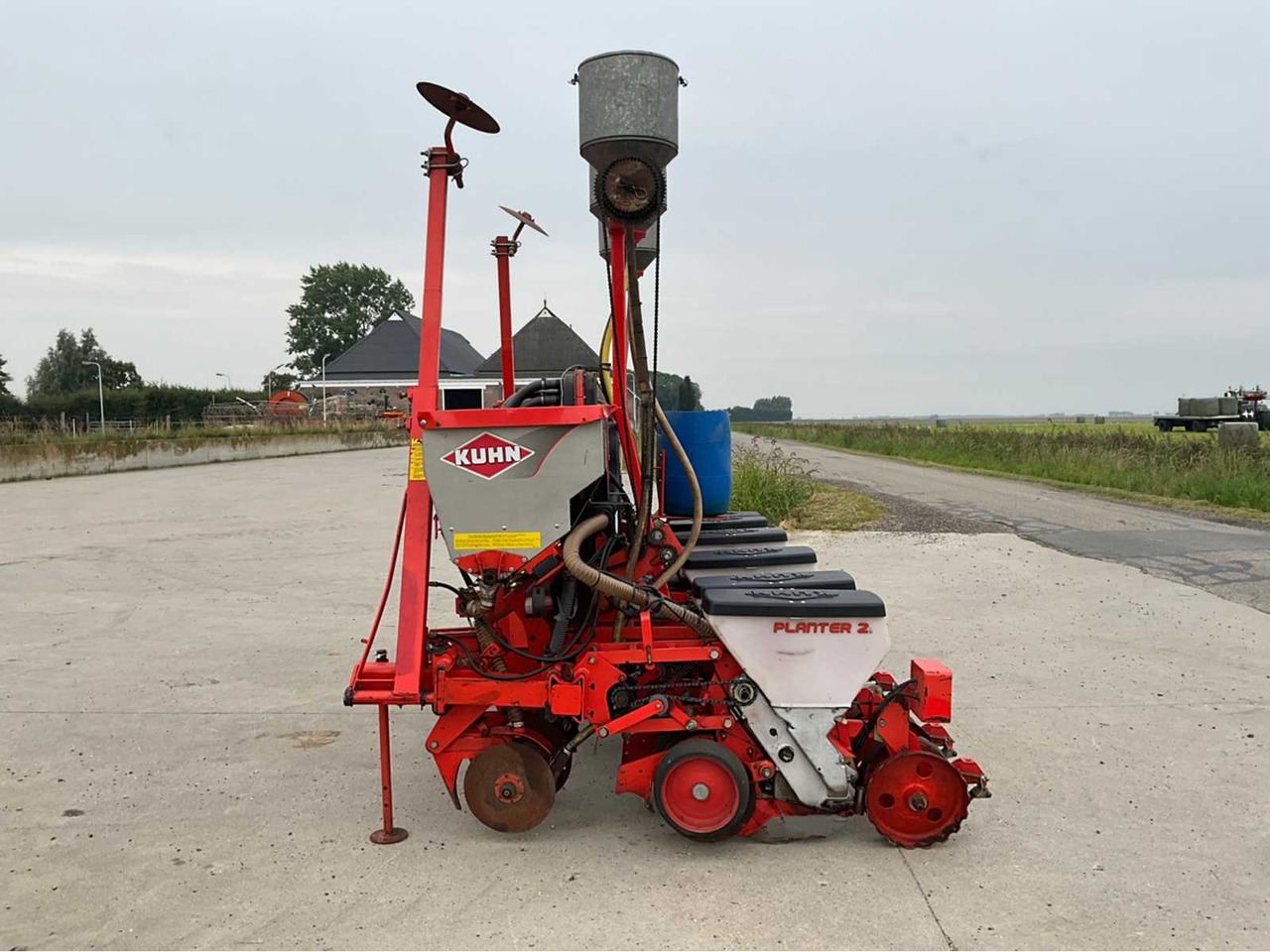 Kuhn Planter 2 - Oprema za sijanje: slika Kuhn Planter 2 - Oprema za sijanje Kuhn Planter 2 - Oprema za sijanje: slika Kuhn Planter 2 - Oprema za sijanje