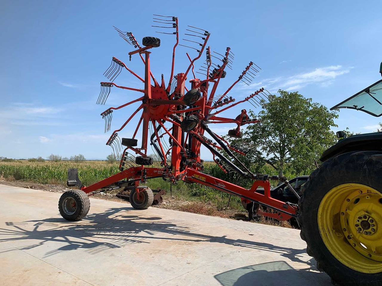 Kuhn - Traktorska freza: slika Kuhn - Traktorska freza Kuhn - Traktorska freza: slika Kuhn - Traktorska freza