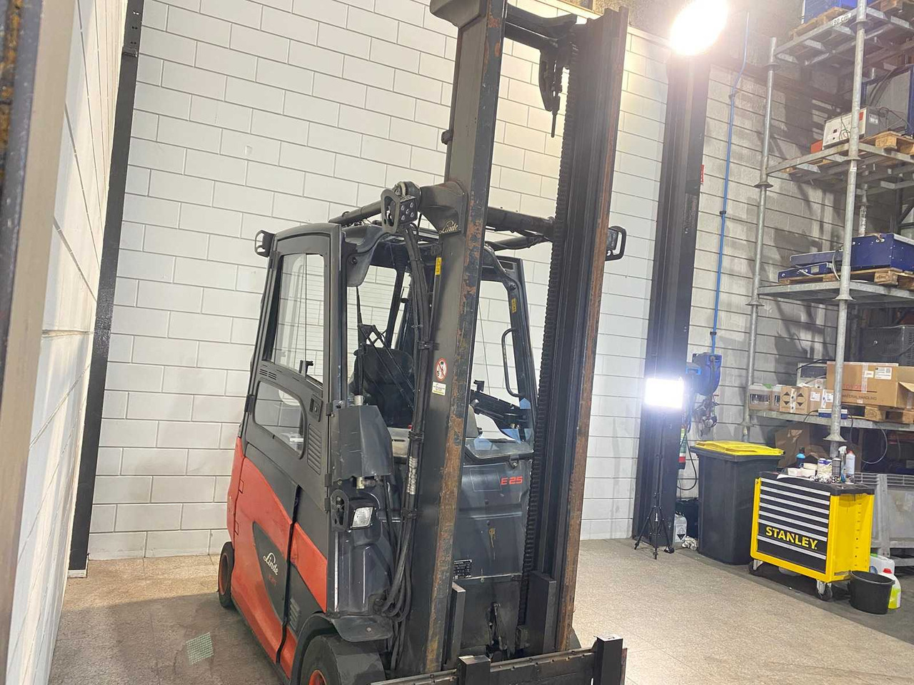 LINDE - 2014 - E 25/600 HL - FORKLIFT TRUCK - Viličar: slika LINDE - 2014 - E 25/600 HL - FORKLIFT TRUCK - Viličar LINDE - 2014 - E 25/600 HL - FORKLIFT TRUCK - Viličar: slika LINDE - 2014 - E 25/600 HL - FORKLIFT TRUCK - Viličar