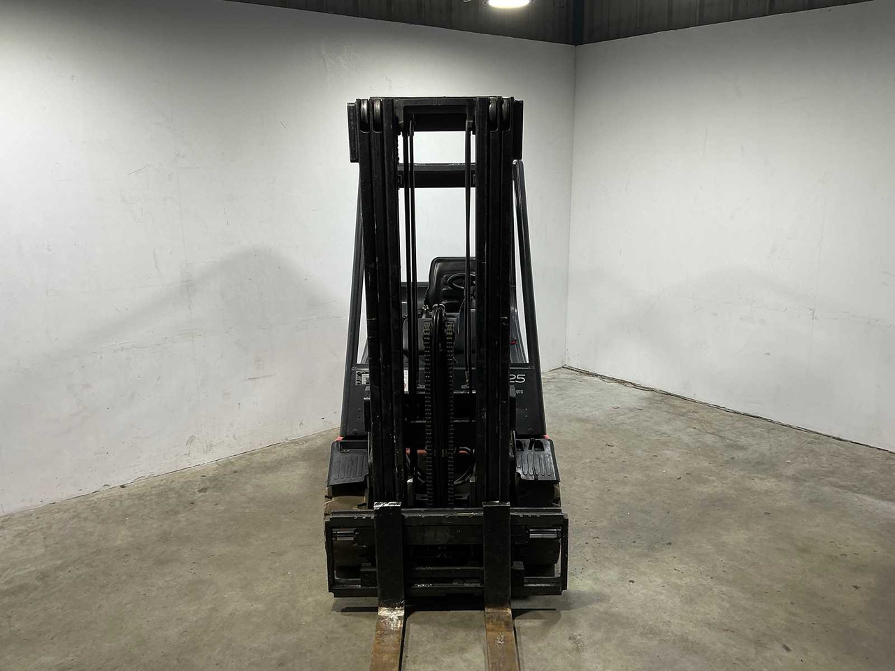 LINDE - E25 - FORKLIFT TRUCK - Viličar: slika LINDE - E25 - FORKLIFT TRUCK - Viličar LINDE - E25 - FORKLIFT TRUCK - Viličar: slika LINDE - E25 - FORKLIFT TRUCK - Viličar