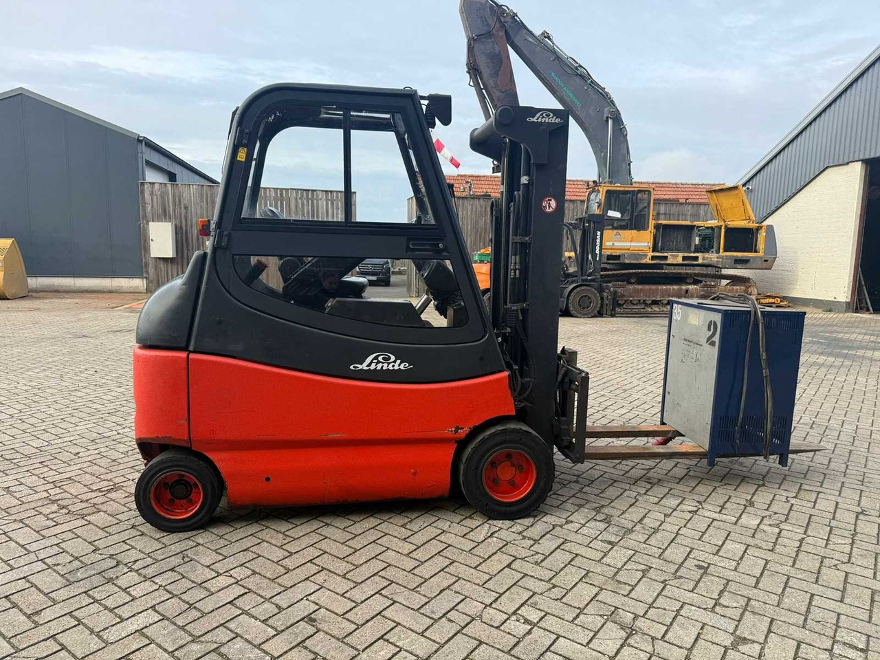 LINDE - E30 - FORKLIFT TRUCK - Viličar: slika LINDE - E30 - FORKLIFT TRUCK - Viličar LINDE - E30 - FORKLIFT TRUCK - Viličar: slika LINDE - E30 - FORKLIFT TRUCK - Viličar