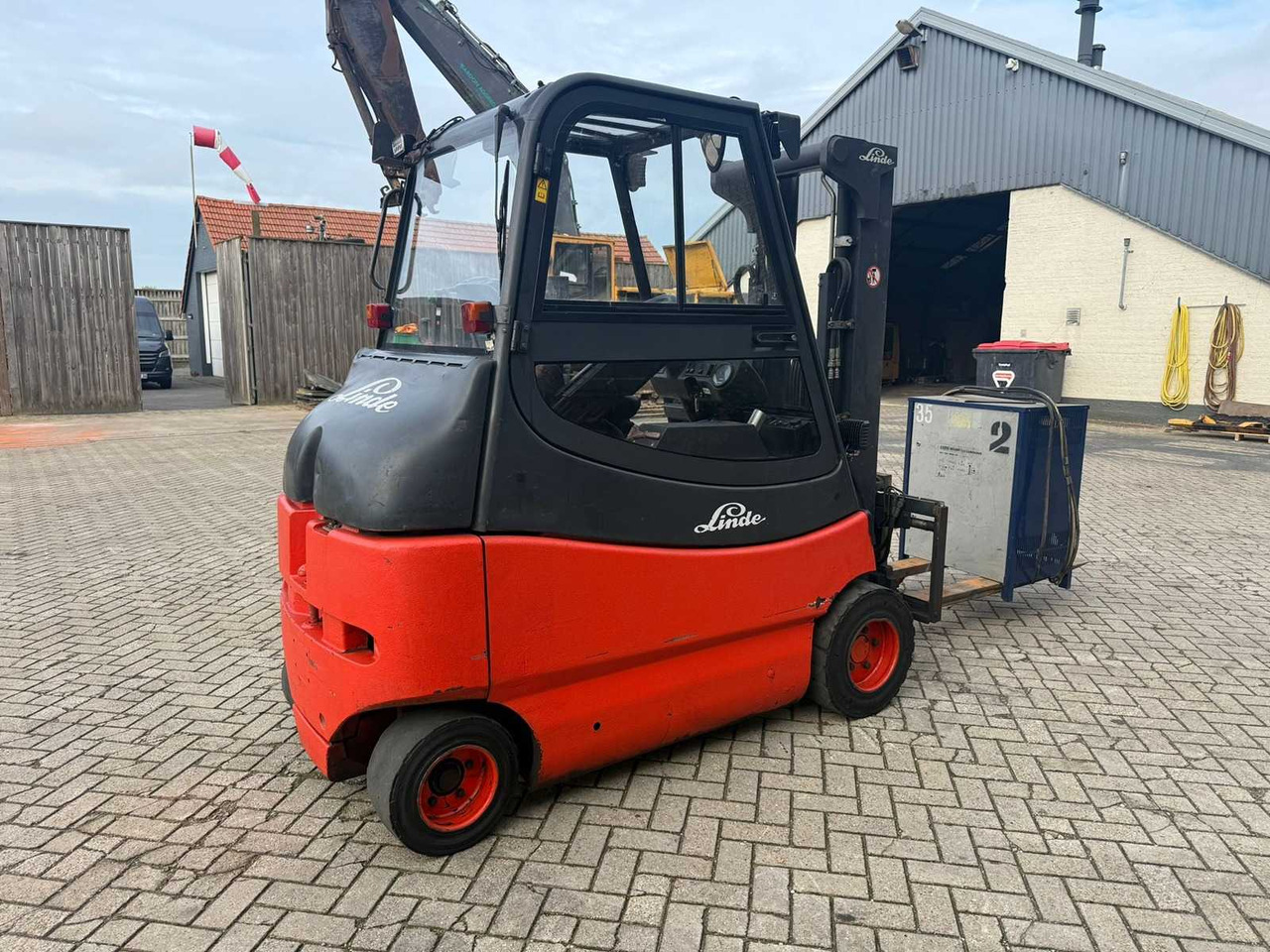 LINDE - E30 - FORKLIFT TRUCK - Viličar: slika LINDE - E30 - FORKLIFT TRUCK - Viličar LINDE - E30 - FORKLIFT TRUCK - Viličar: slika LINDE - E30 - FORKLIFT TRUCK - Viličar
