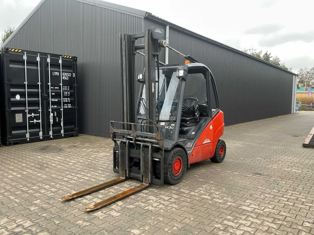 LINDE H30D FORKLIFT - Viličar: slika LINDE H30D FORKLIFT - Viličar LINDE H30D FORKLIFT - Viličar: slika LINDE H30D FORKLIFT - Viličar