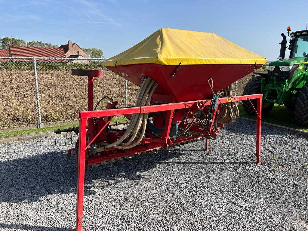 Lely Polymat - Precizna sijačica: slika Lely Polymat - Precizna sijačica Lely Polymat - Precizna sijačica: slika Lely Polymat - Precizna sijačica