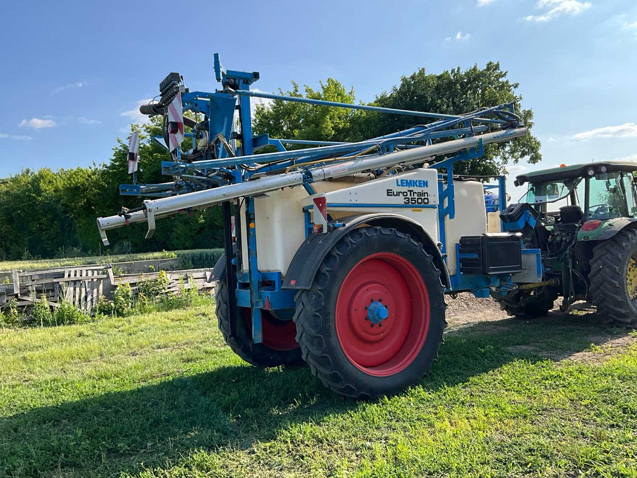 Lemken Eurotrain TCM 3500 - Prskalica: slika Lemken Eurotrain TCM 3500 - Prskalica Lemken Eurotrain TCM 3500 - Prskalica: slika Lemken Eurotrain TCM 3500 - Prskalica