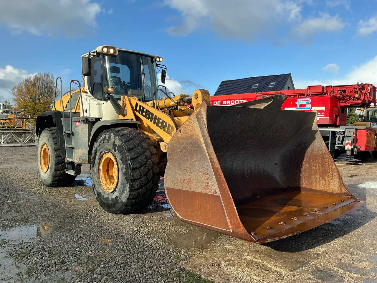 Liebherr L576 2plus2 - Utovarivač na kotačima: slika Liebherr L576 2plus2 - Utovarivač na kotačima Liebherr L576 2plus2 - Utovarivač na kotačima: slika Liebherr L576 2plus2 - Utovarivač na kotačima
