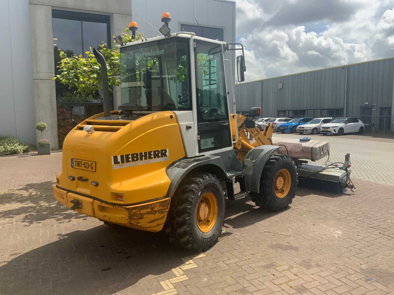 Liebherr l507 Stereolader - Utovarivač na kotačima: slika Liebherr l507 Stereolader - Utovarivač na kotačima Liebherr l507 Stereolader - Utovarivač na kotačima: slika Liebherr l507 Stereolader - Utovarivač na kotačima