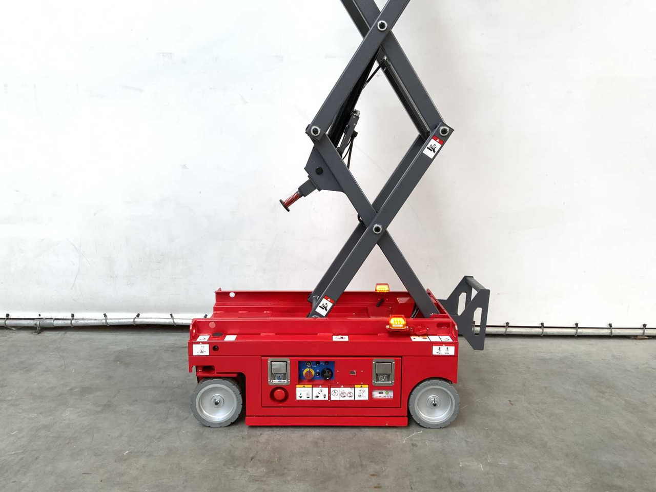 Podizna platforma MANTALL XE-60 MINI - SCISSOR LIFT AERIAL PLATFORM 6.4M 2024: slika Podizna platforma MANTALL XE-60 MINI - SCISSOR LIFT AERIAL PLATFORM 6.4M 2024 Podizna platforma MANTALL XE-60 MINI - SCISSOR LIFT AERIAL PLATFORM 6.4M 2024: slika Podizna platforma MANTALL XE-60 MINI - SCISSOR LIFT AERIAL PLATFORM 6.4M 2024