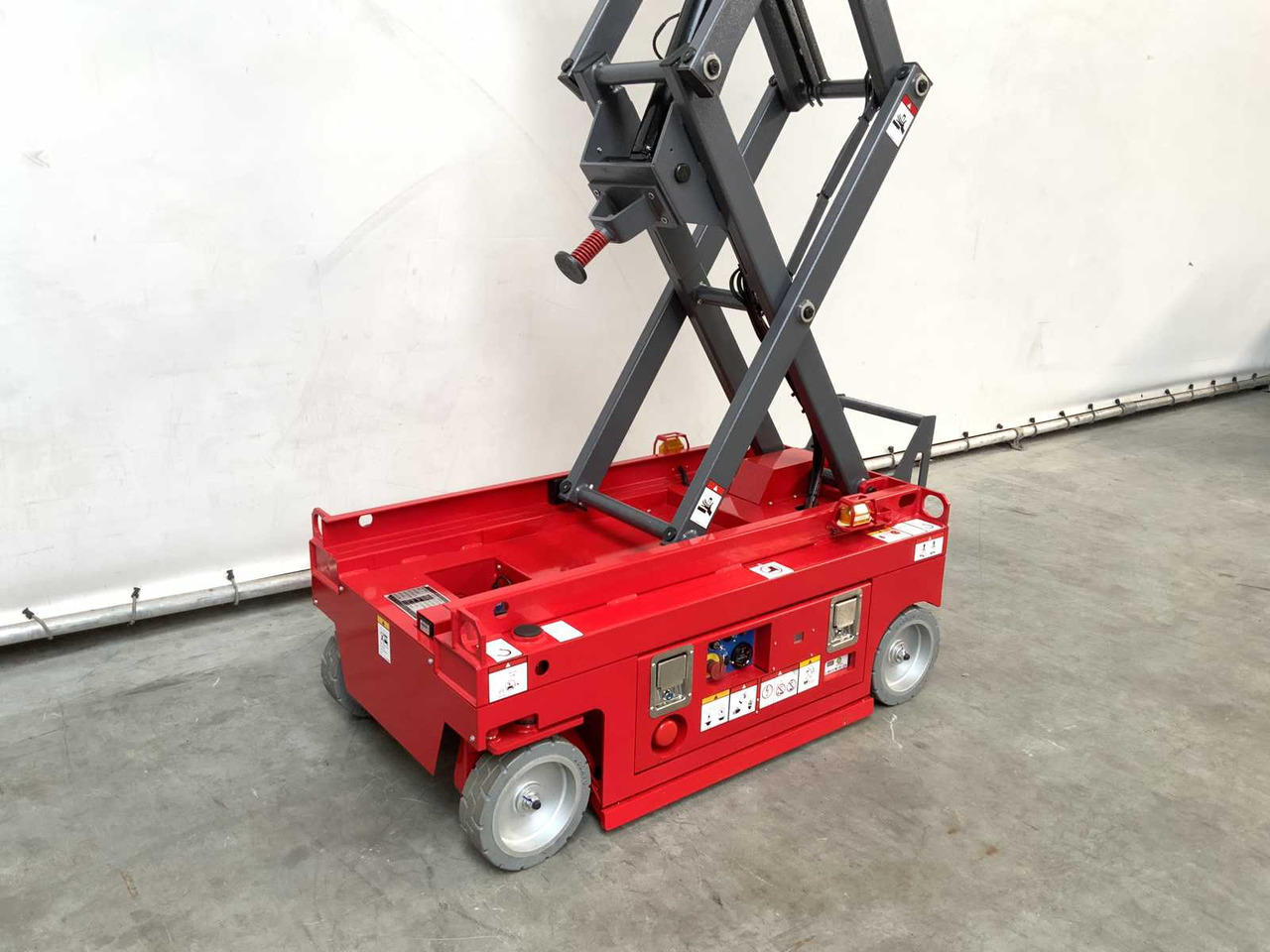 Podizna platforma MANTALL XE-60 MINI - SCISSOR LIFT AERIAL PLATFORM 6.4M 2024: slika Podizna platforma MANTALL XE-60 MINI - SCISSOR LIFT AERIAL PLATFORM 6.4M 2024 Podizna platforma MANTALL XE-60 MINI - SCISSOR LIFT AERIAL PLATFORM 6.4M 2024: slika Podizna platforma MANTALL XE-60 MINI - SCISSOR LIFT AERIAL PLATFORM 6.4M 2024