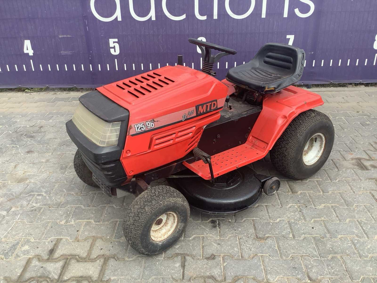 MTD 125/96 - Vrtna kosilica: slika MTD 125/96 - Vrtna kosilica MTD 125/96 - Vrtna kosilica: slika MTD 125/96 - Vrtna kosilica