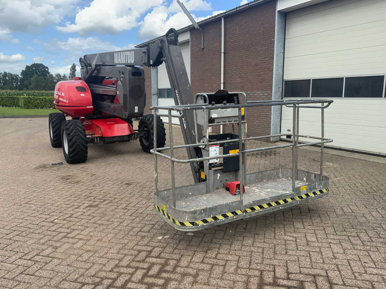 Manitou 200ATJ - Podizna platforma: slika Manitou 200ATJ - Podizna platforma Manitou 200ATJ - Podizna platforma: slika Manitou 200ATJ - Podizna platforma