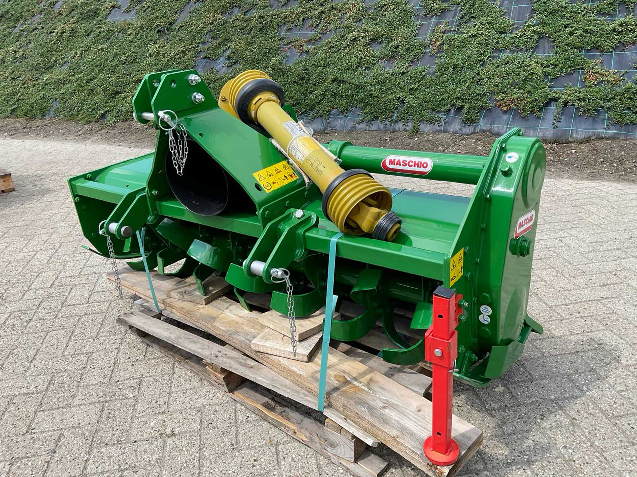 Maschio WWRT 165 - Traktorska freza: slika Maschio WWRT 165 - Traktorska freza Maschio WWRT 165 - Traktorska freza: slika Maschio WWRT 165 - Traktorska freza