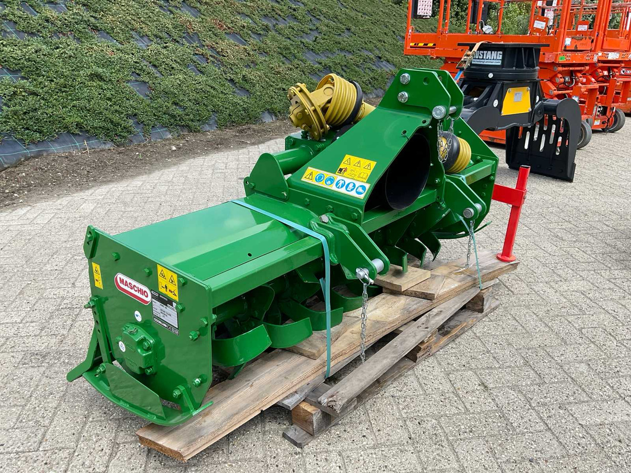 Maschio WWRT 165 - Traktorska freza: slika Maschio WWRT 165 - Traktorska freza Maschio WWRT 165 - Traktorska freza: slika Maschio WWRT 165 - Traktorska freza