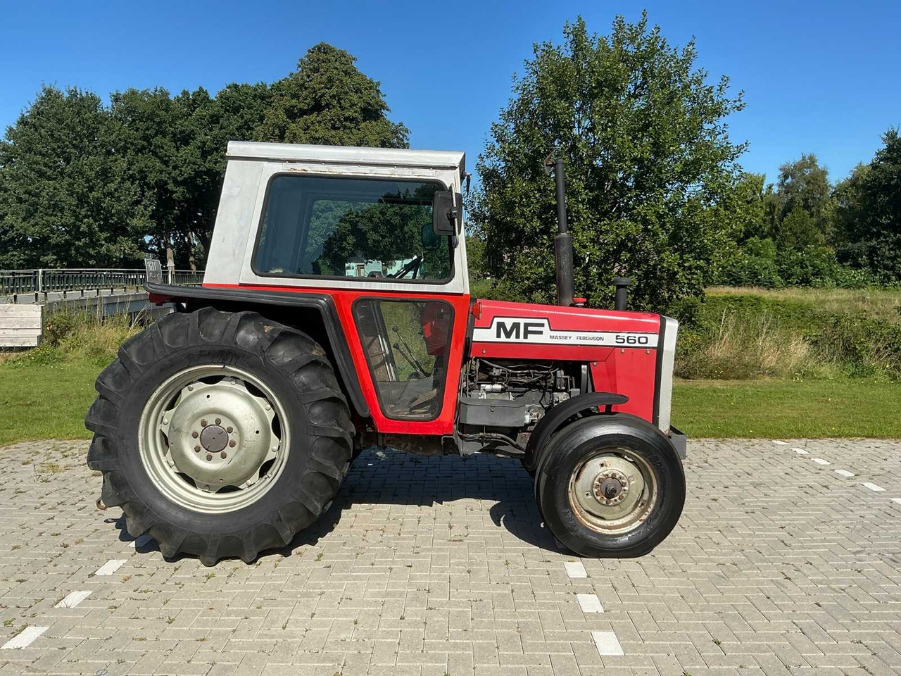 Massey Ferguson 560 - Traktor: slika Massey Ferguson 560 - Traktor Massey Ferguson 560 - Traktor: slika Massey Ferguson 560 - Traktor