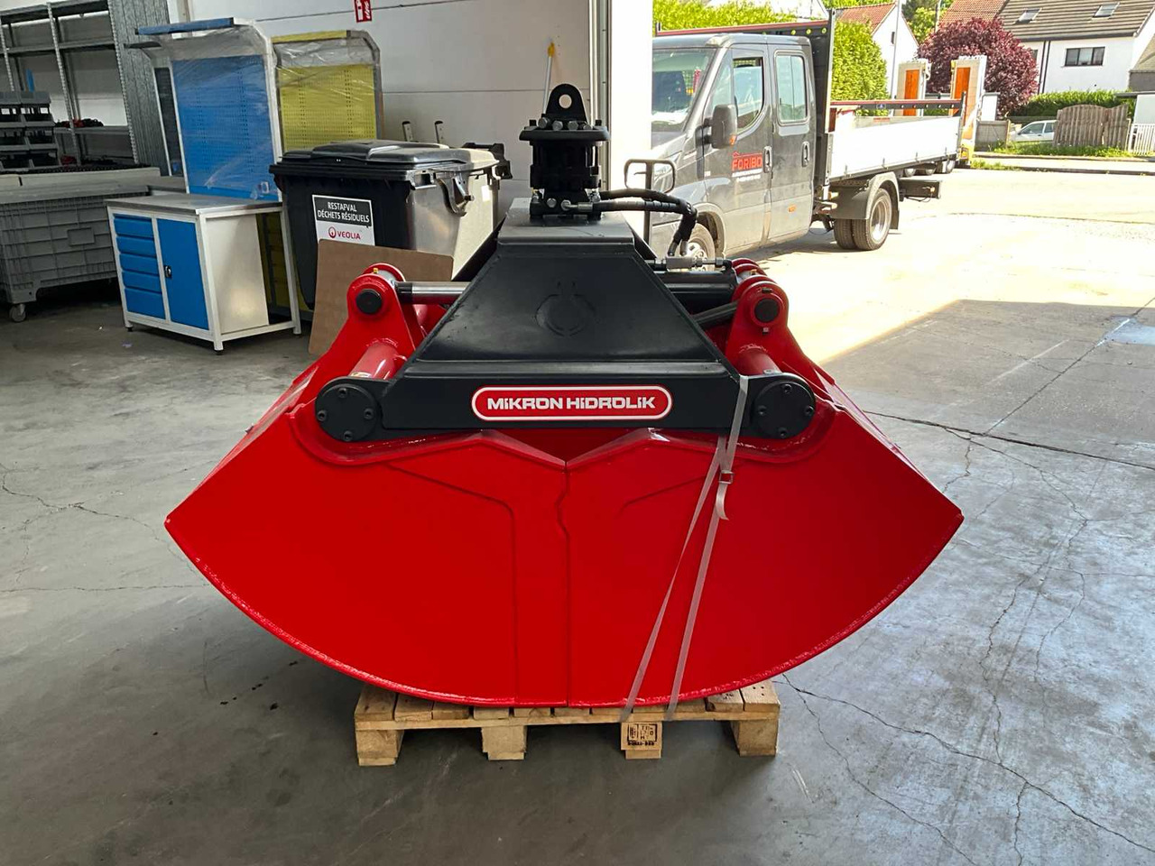 Mikron Hidrolik MHK-E180 Clamshell Bucket - Korpa za bager: slika Mikron Hidrolik MHK-E180 Clamshell Bucket - Korpa za bager Mikron Hidrolik MHK-E180 Clamshell Bucket - Korpa za bager: slika Mikron Hidrolik MHK-E180 Clamshell Bucket - Korpa za bager