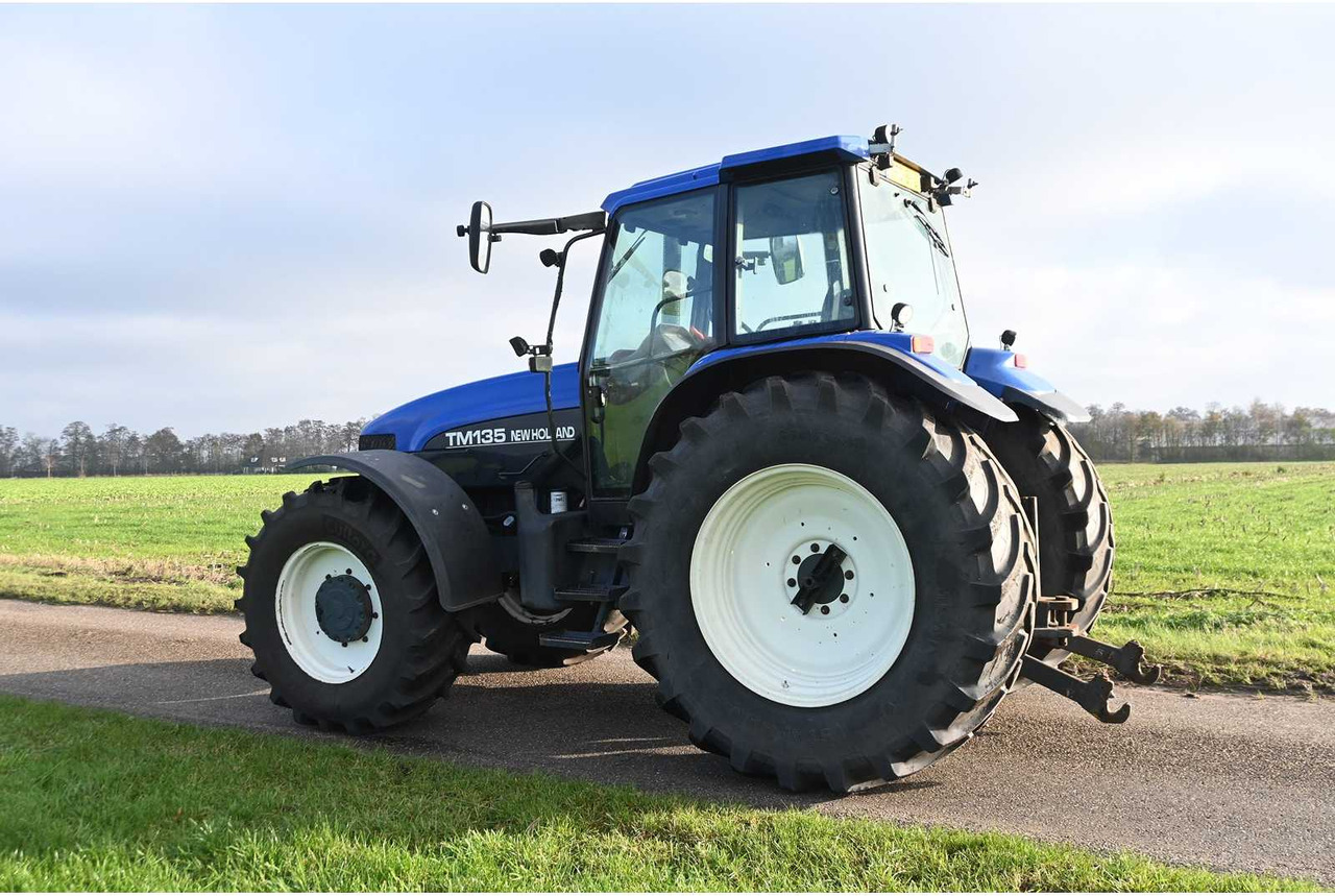 NEW HOLLAND - 1998 - TM135 - ALL-WHEEL DRIVE FARM TRACTOR - Traktor: slika NEW HOLLAND - 1998 - TM135 - ALL-WHEEL DRIVE FARM TRACTOR - Traktor NEW HOLLAND - 1998 - TM135 - ALL-WHEEL DRIVE FARM TRACTOR - Traktor: slika NEW HOLLAND - 1998 - TM135 - ALL-WHEEL DRIVE FARM TRACTOR - Traktor