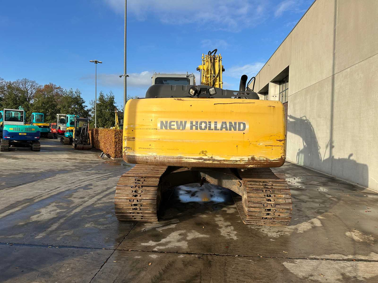 NEW HOLLAND - 2008 - E215B - CRAWLER EXCAVATOR - Bager: slika NEW HOLLAND - 2008 - E215B - CRAWLER EXCAVATOR - Bager NEW HOLLAND - 2008 - E215B - CRAWLER EXCAVATOR - Bager: slika NEW HOLLAND - 2008 - E215B - CRAWLER EXCAVATOR - Bager