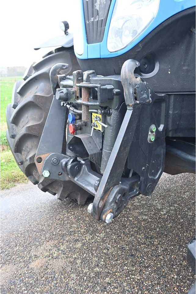 Traktor NEW HOLLAND - 2011 - T7070 - ALL-WHEEL DRIVE FARM TRACTOR: slika Traktor NEW HOLLAND - 2011 - T7070 - ALL-WHEEL DRIVE FARM TRACTOR Traktor NEW HOLLAND - 2011 - T7070 - ALL-WHEEL DRIVE FARM TRACTOR: slika Traktor NEW HOLLAND - 2011 - T7070 - ALL-WHEEL DRIVE FARM TRACTOR