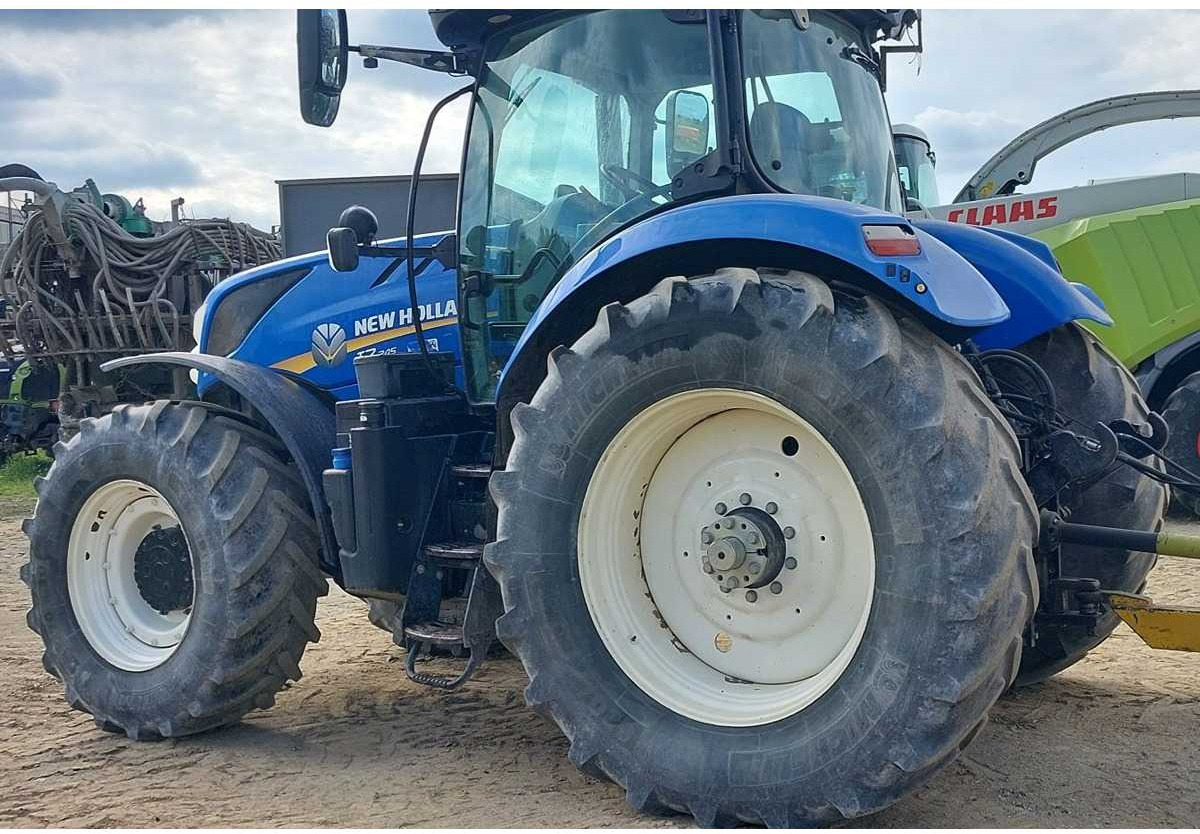 NEW HOLLAND - 2017 - T7.245 - 4WD AGRICULTURAL TRACTOR - Traktor: slika NEW HOLLAND - 2017 - T7.245 - 4WD AGRICULTURAL TRACTOR - Traktor NEW HOLLAND - 2017 - T7.245 - 4WD AGRICULTURAL TRACTOR - Traktor: slika NEW HOLLAND - 2017 - T7.245 - 4WD AGRICULTURAL TRACTOR - Traktor