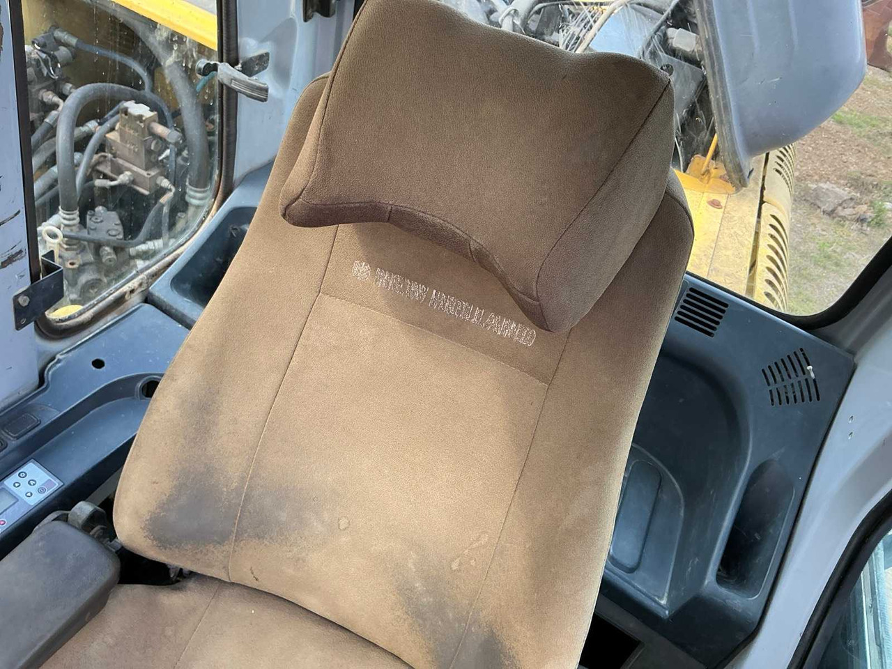 NEW HOLLAND KOBELCO E 215B - Bager gusjeničar: slika NEW HOLLAND KOBELCO E 215B - Bager gusjeničar NEW HOLLAND KOBELCO E 215B - Bager gusjeničar: slika NEW HOLLAND KOBELCO E 215B - Bager gusjeničar