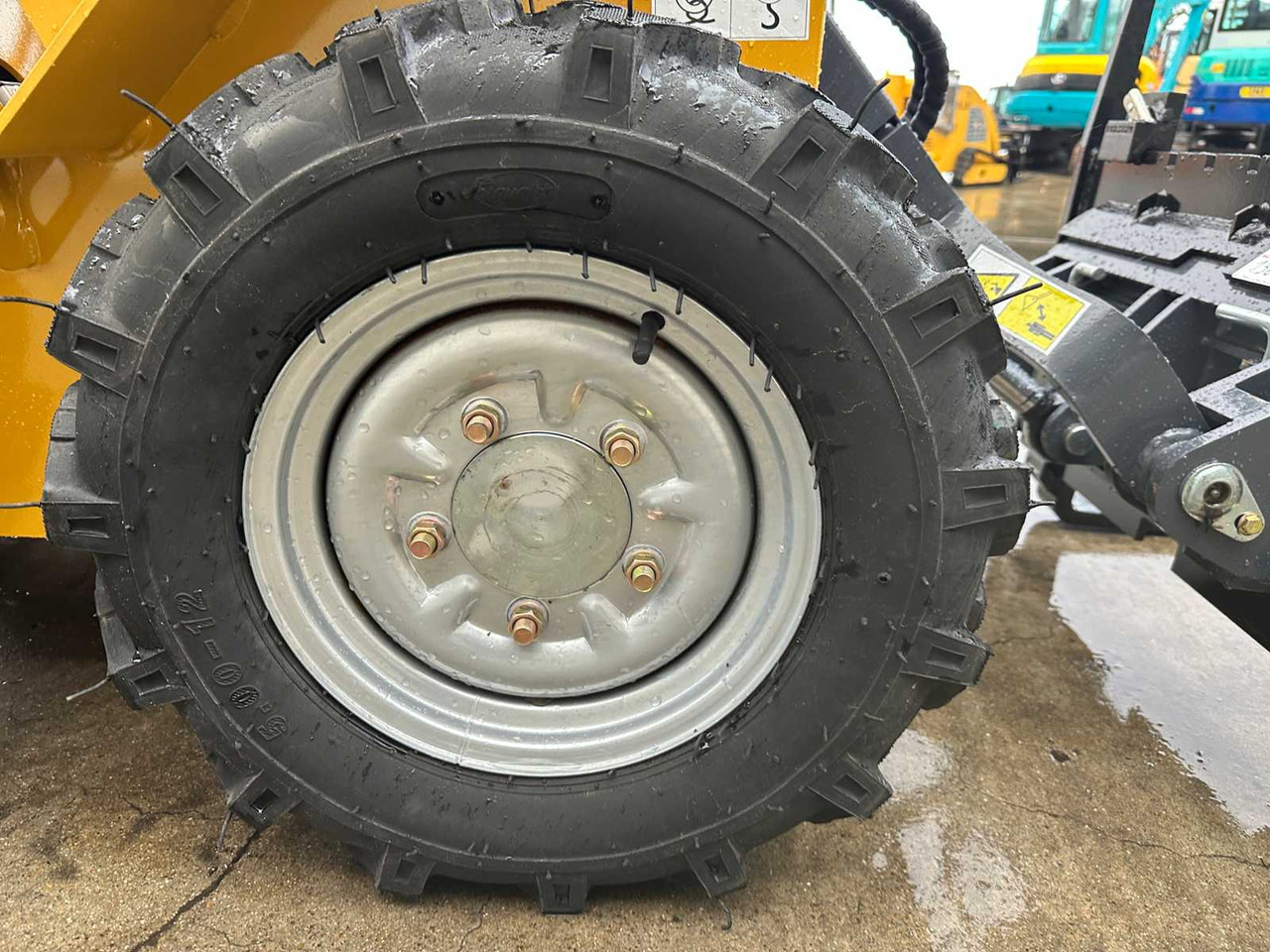 Utovarivač na kotačima NEWRICK - 2025 - SL360 - SKID STEER LOADER: slika Utovarivač na kotačima NEWRICK - 2025 - SL360 - SKID STEER LOADER Utovarivač na kotačima NEWRICK - 2025 - SL360 - SKID STEER LOADER: slika Utovarivač na kotačima NEWRICK - 2025 - SL360 - SKID STEER LOADER