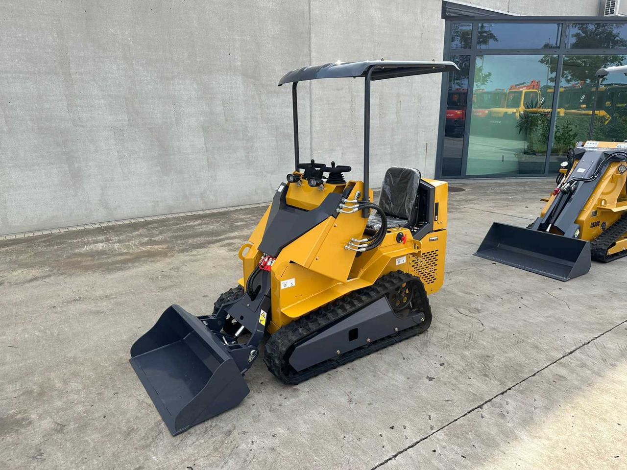 NEWRICK SI360 - Mini utovarivač: slika NEWRICK SI360 - Mini utovarivač NEWRICK SI360 - Mini utovarivač: slika NEWRICK SI360 - Mini utovarivač