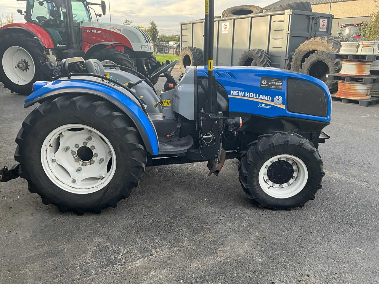 New Holland T3.60F - Mali traktor: slika New Holland T3.60F - Mali traktor New Holland T3.60F - Mali traktor: slika New Holland T3.60F - Mali traktor
