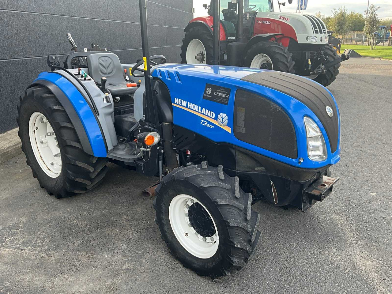 New Holland T3.60F - Mali traktor: slika New Holland T3.60F - Mali traktor New Holland T3.60F - Mali traktor: slika New Holland T3.60F - Mali traktor