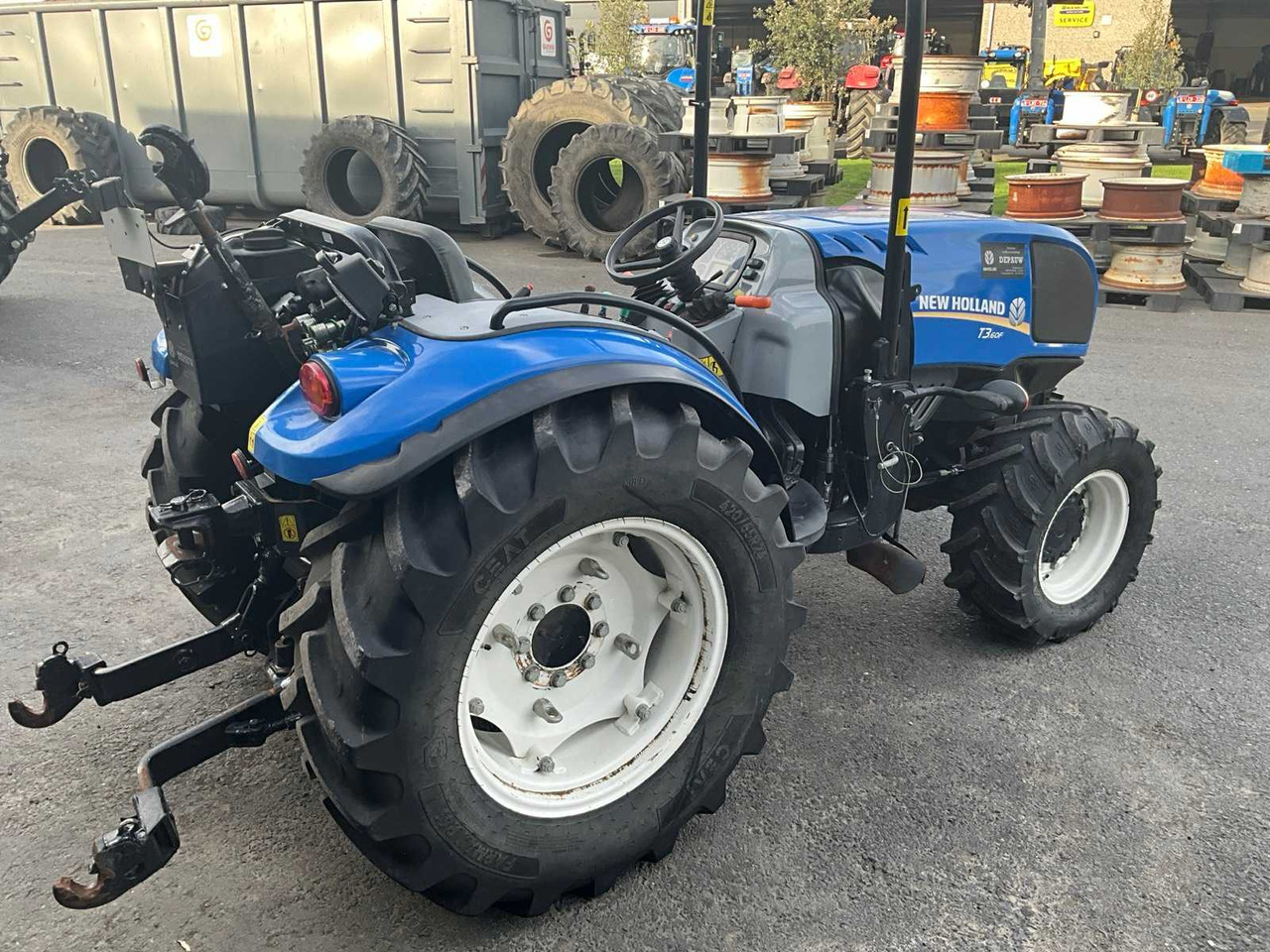 New Holland T3.60F - Mali traktor: slika New Holland T3.60F - Mali traktor New Holland T3.60F - Mali traktor: slika New Holland T3.60F - Mali traktor