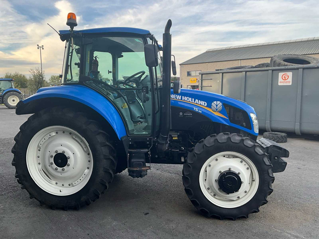 New Holland T5.95 - Traktor: slika New Holland T5.95 - Traktor New Holland T5.95 - Traktor: slika New Holland T5.95 - Traktor