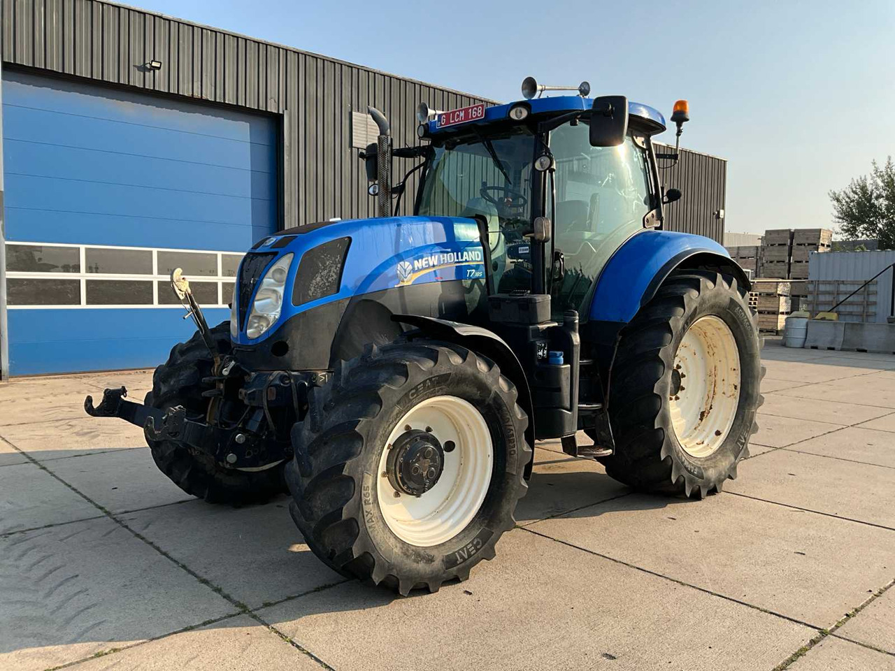 New Holland T7.185 - Traktor: slika New Holland T7.185 - Traktor New Holland T7.185 - Traktor: slika New Holland T7.185 - Traktor