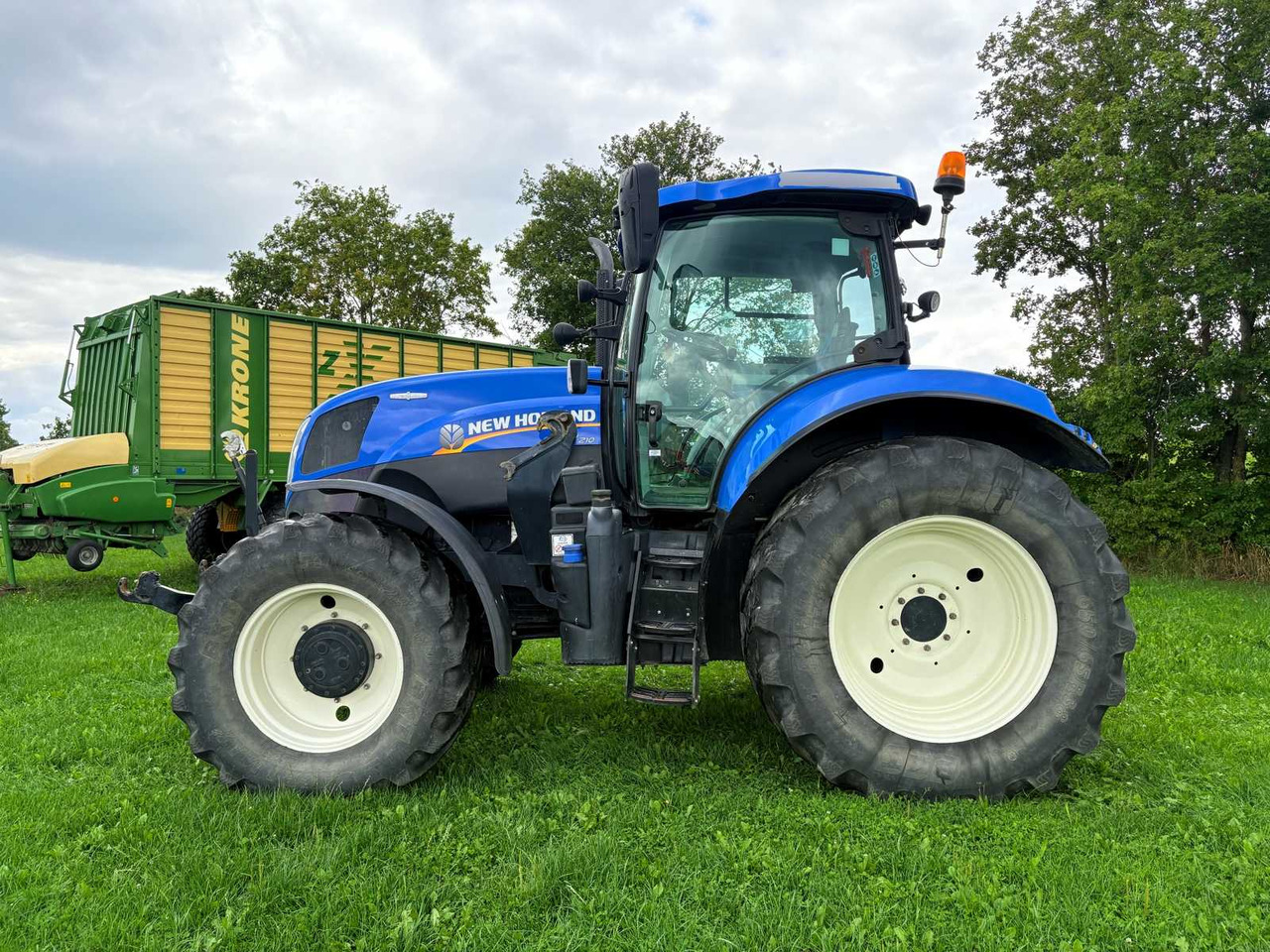 Traktor New Holland T7.210 AC: slika Traktor New Holland T7.210 AC