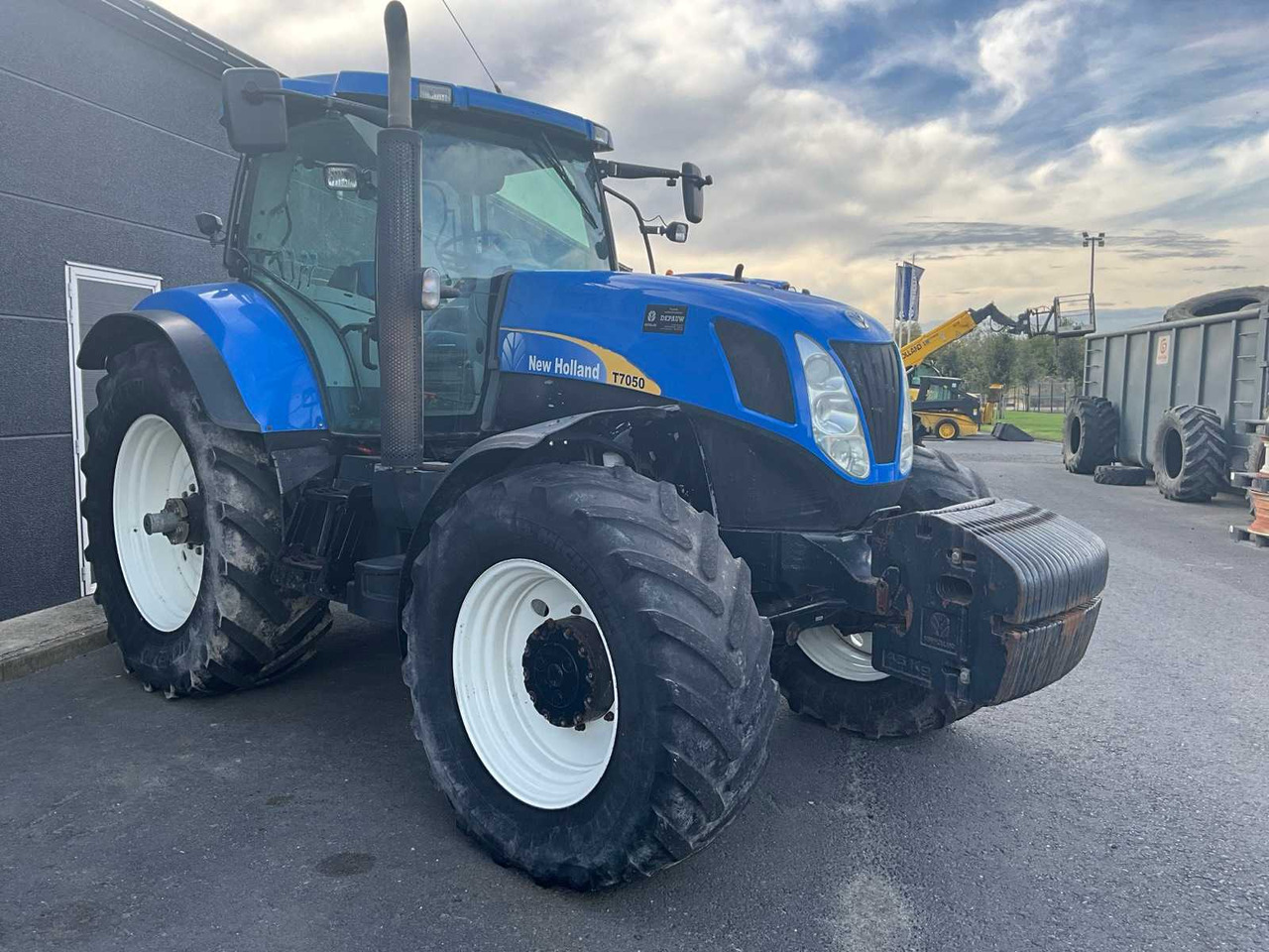 New Holland T7050 - Traktor: slika New Holland T7050 - Traktor New Holland T7050 - Traktor: slika New Holland T7050 - Traktor